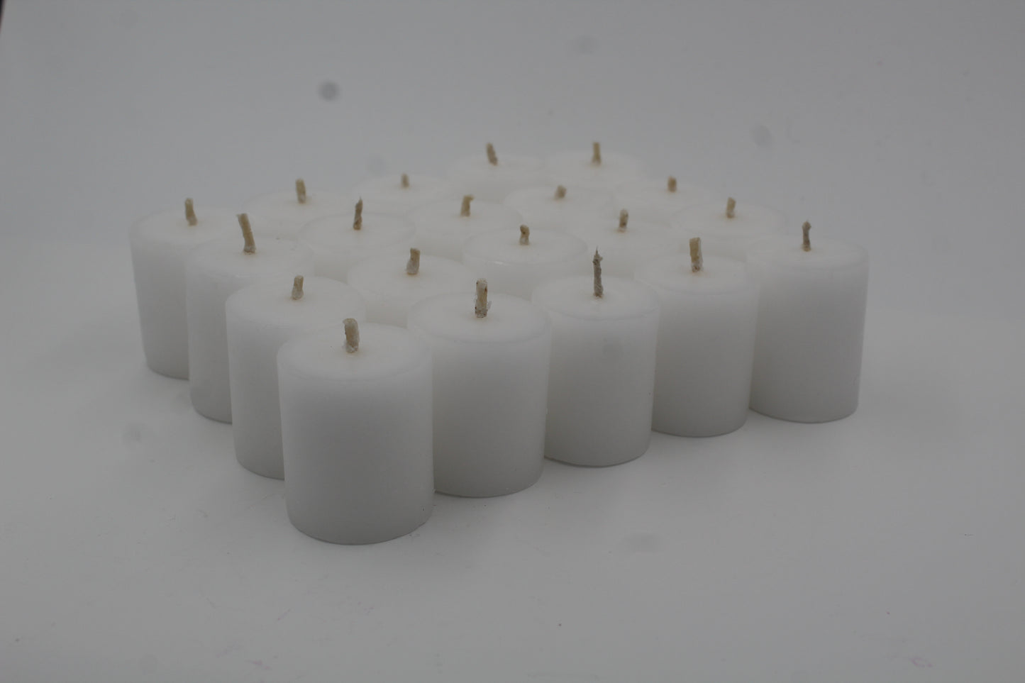20 velas en forma de cirio 4x5 cm