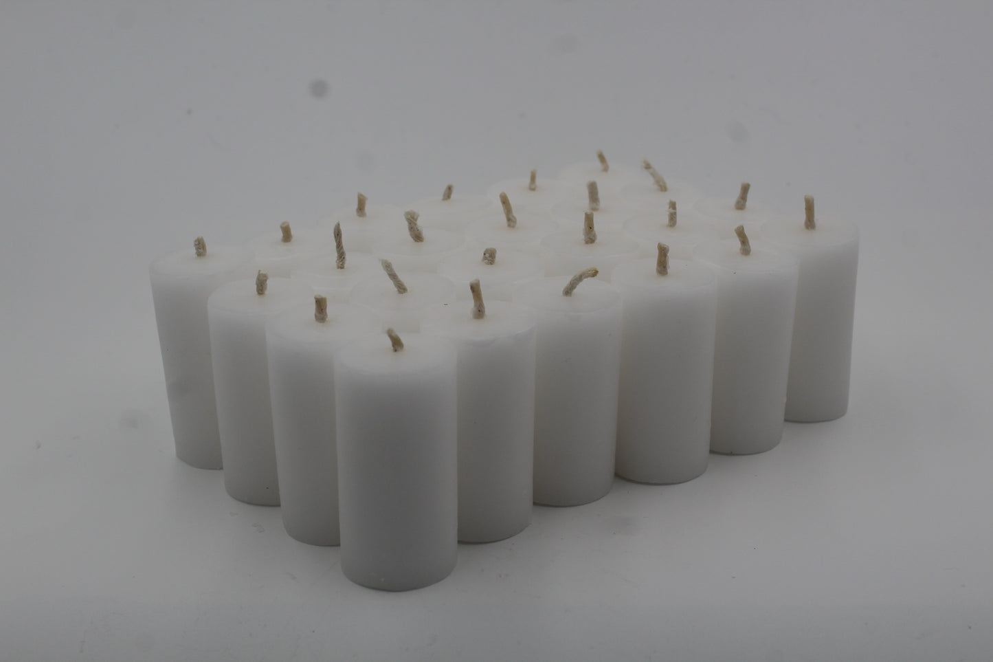 24 velas en forma de cirio 3x6 cm